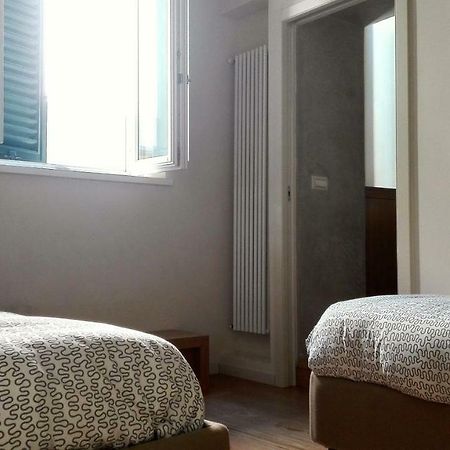 Appartamento Moderno In Centro Storico 卢卡 外观 照片