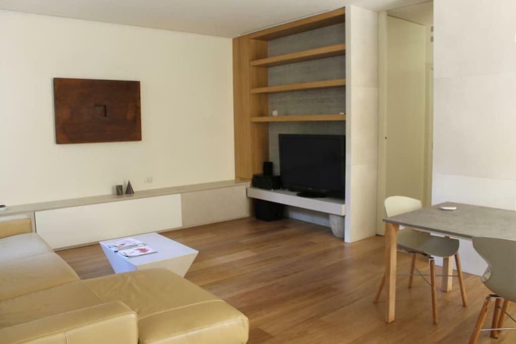 Appartamento Moderno In Centro Storico 卢卡 外观 照片